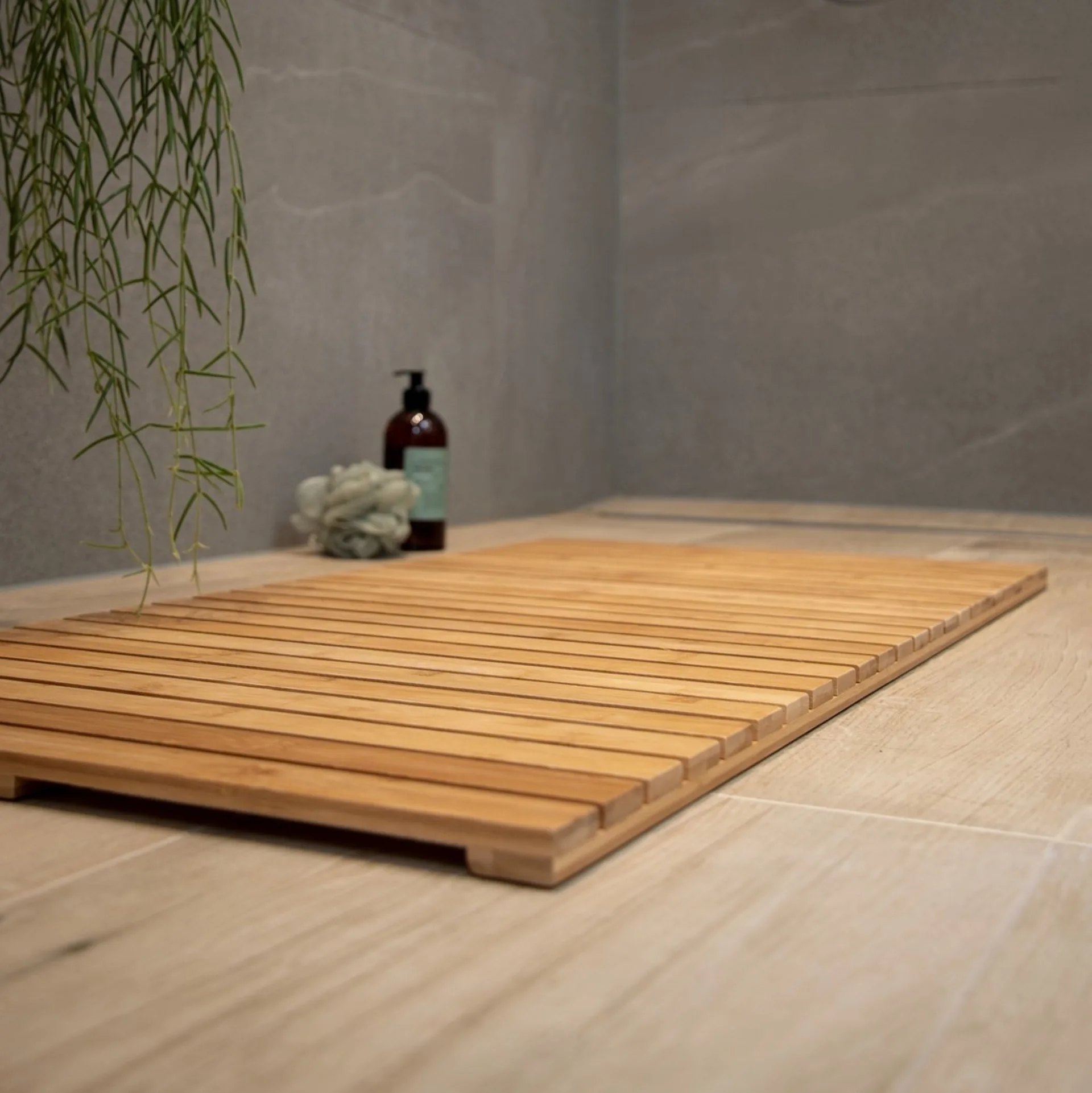 WENKO INDOOR&OUTDOOR Badematte 50 x 50 cm, Braun, aus Bambus