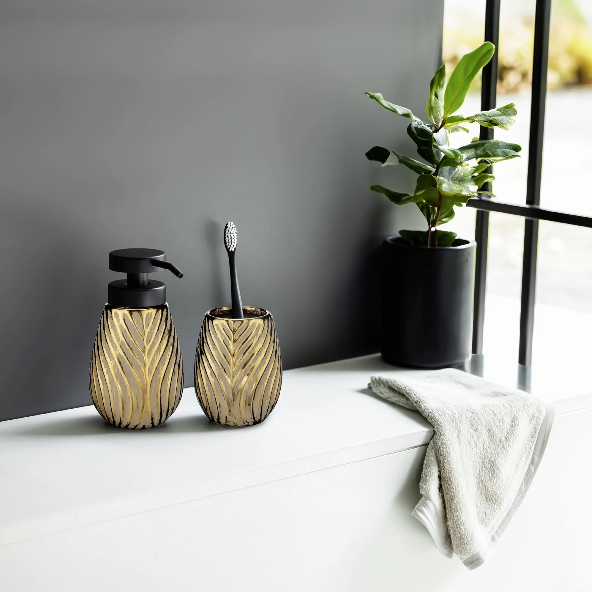 WENKO IDRO Accessoire Set, Gold, Zahnputzbecher, Seifenspender, Keramik