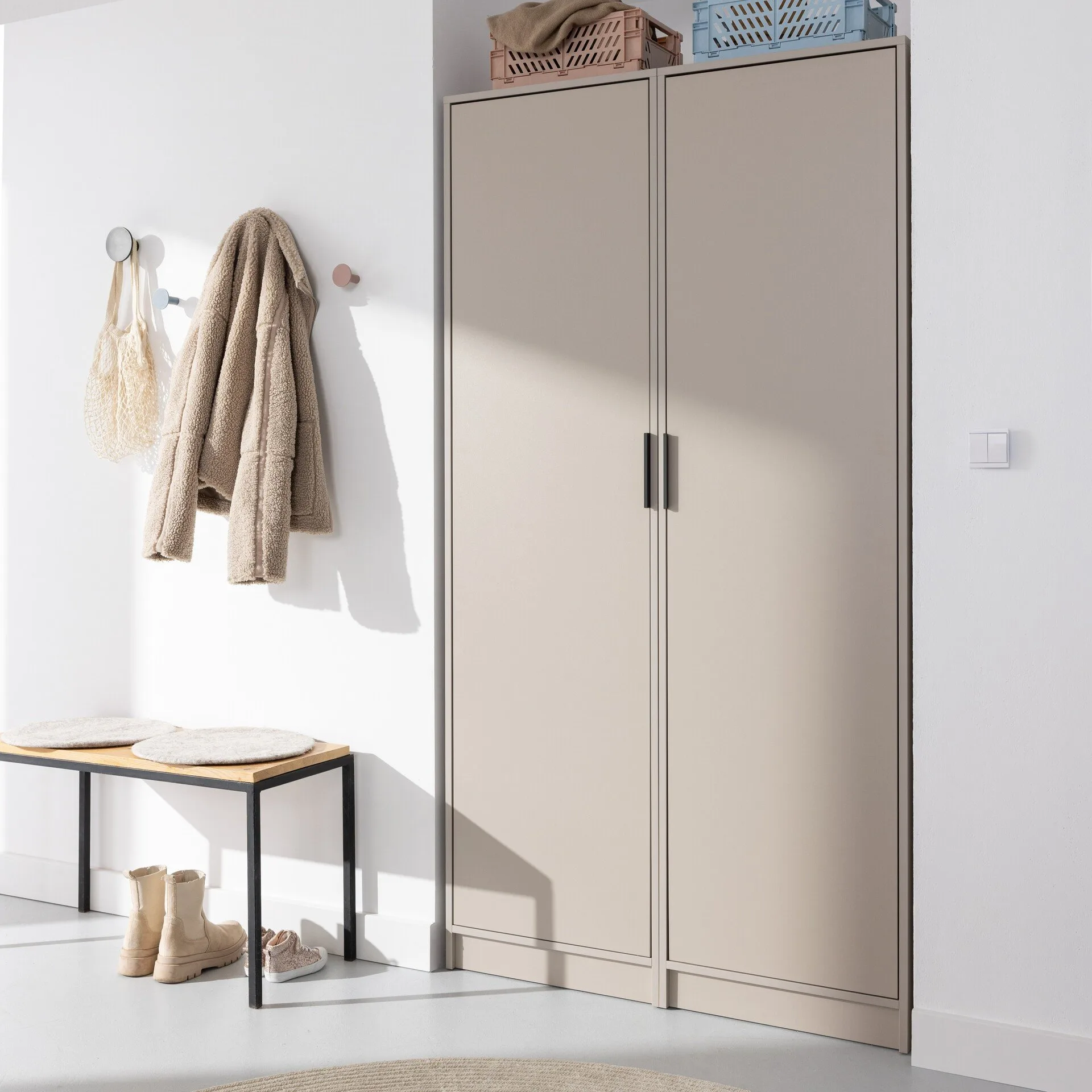 FACKELMANN Wäscheschrank 50 cm breit, für Wäschekörbe, Kaschmir, mit verstellbaren Füßen