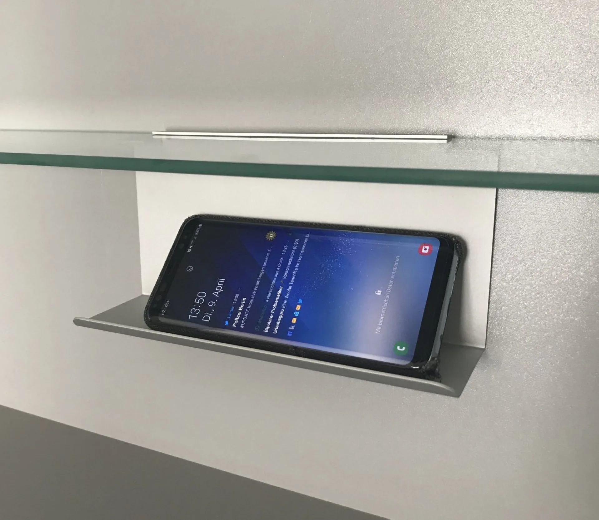 FACKELMANN Ablage für Glaseinlegeböden 20 cm breit, Silber