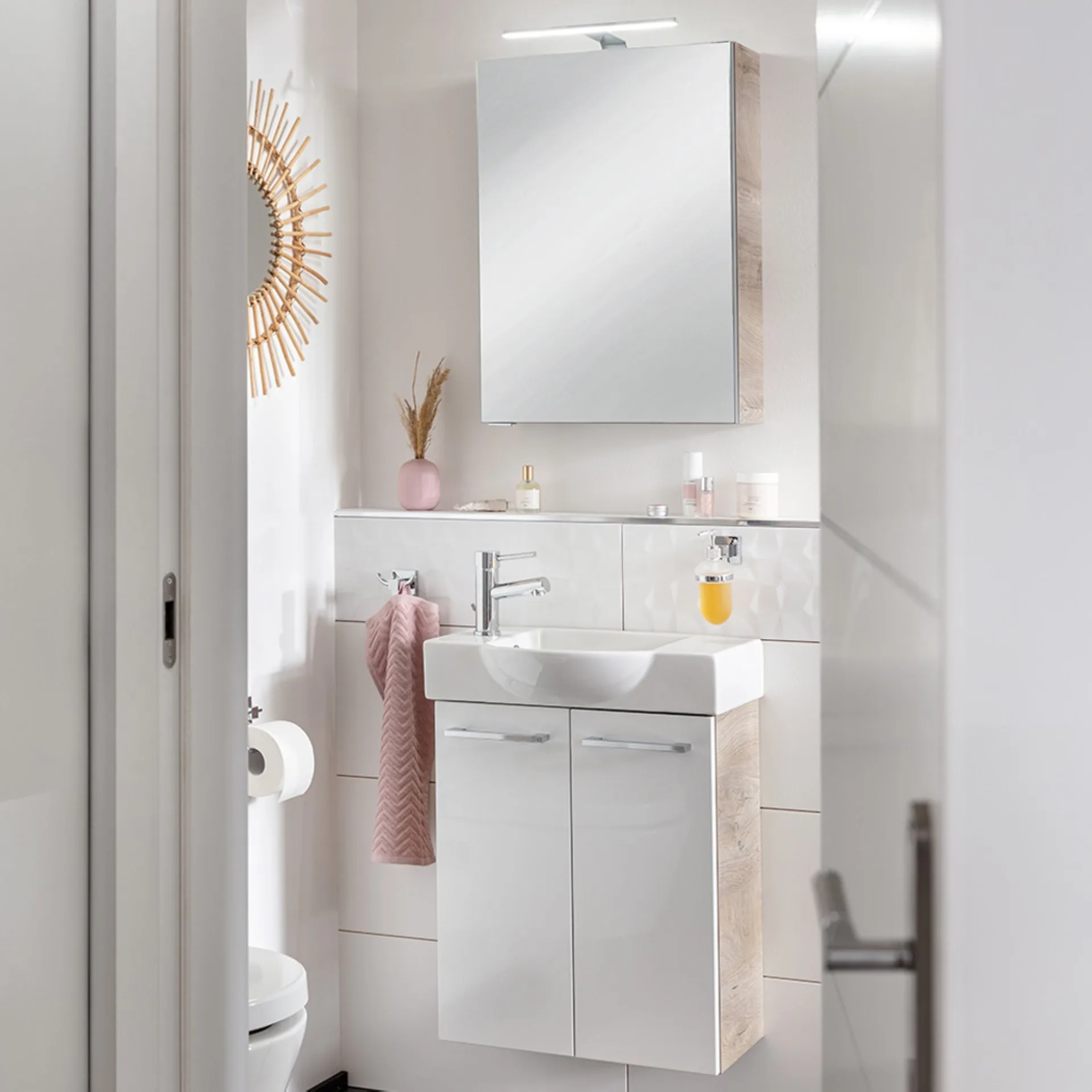 FACKELMANN SBC STANFORD Gäste WC Waschtisch Set mit Spiegelschrank 55 cm breit, Weiß/Braun hell, Türanschlag links