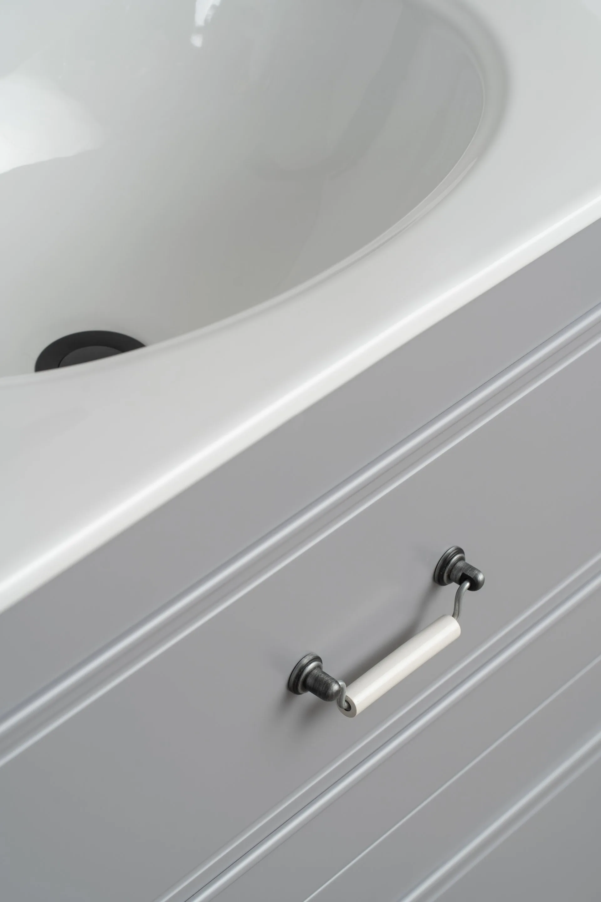 BADEDU RILA Waschbecken mit Unterschrank 80 cm breit, Weiß matt, Waschbecken Keramik Weiß, mit Füßen