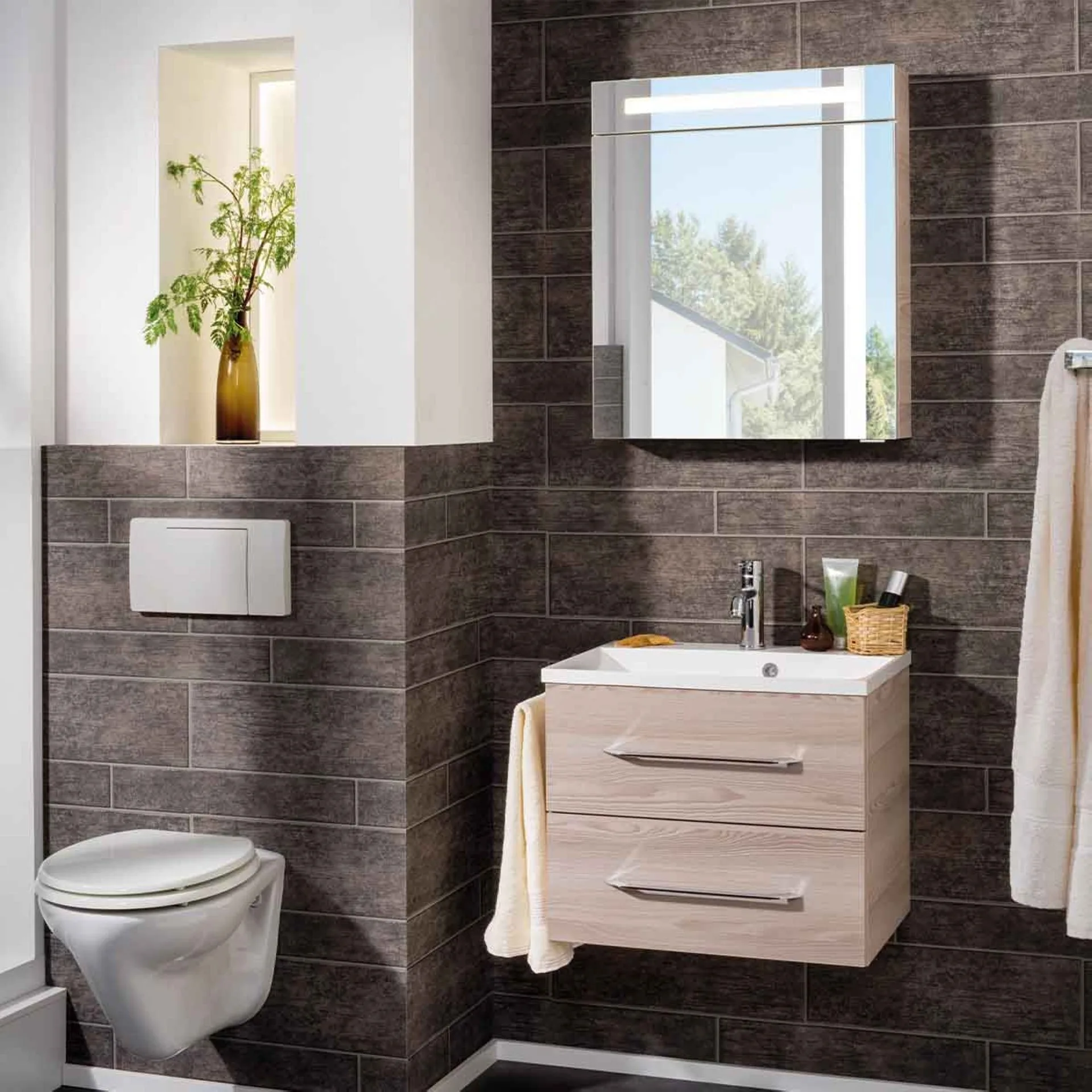 FACKELMANN B.CLEVER Waschtisch Set mit Spiegelschrank 60 cm breit, Braun hell, Waschbecken Gussmarmor Weiß