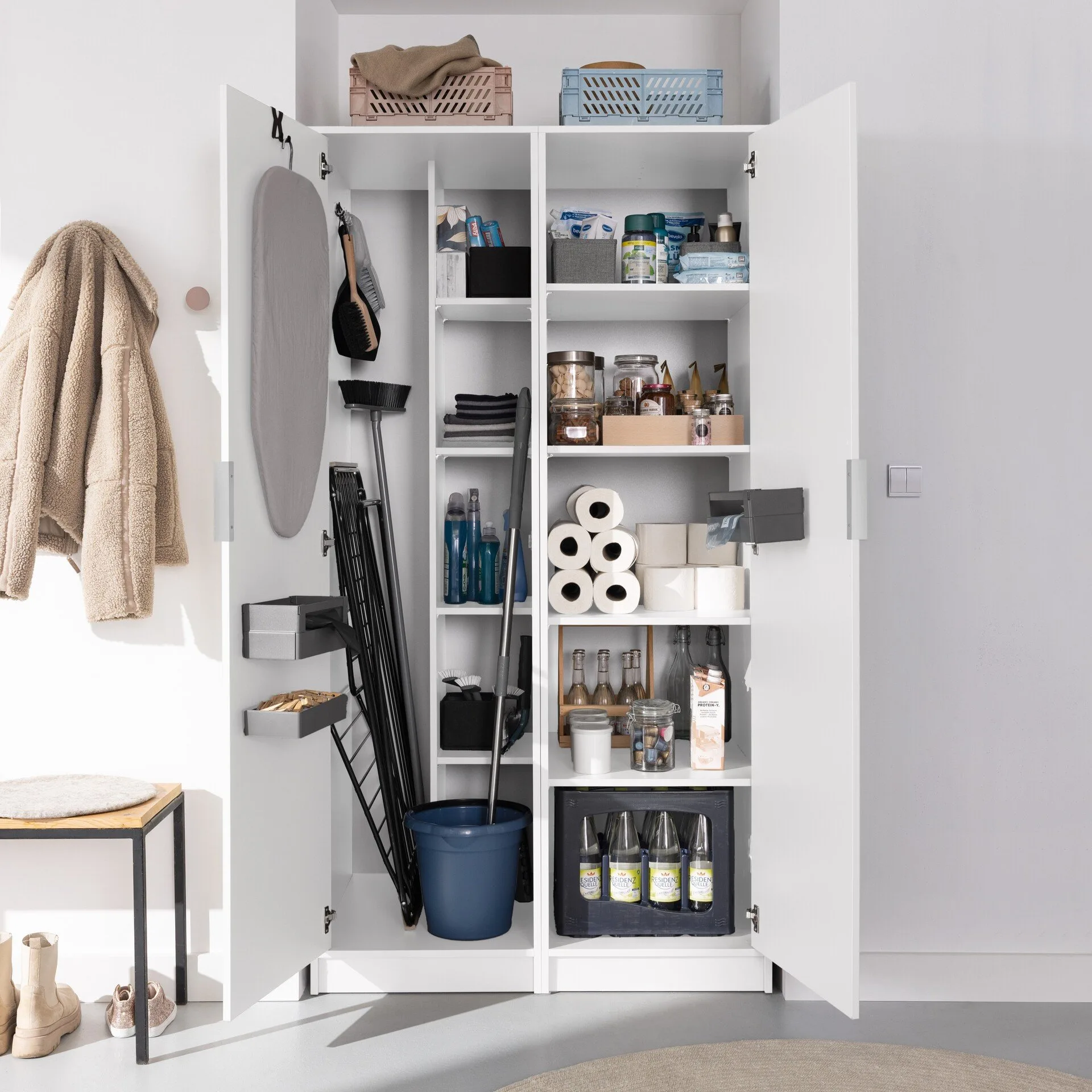 FACKELMANN Wäscheschrank 50 cm breit, für Wäschekörbe, Weiß, mit verstellbaren Füßen