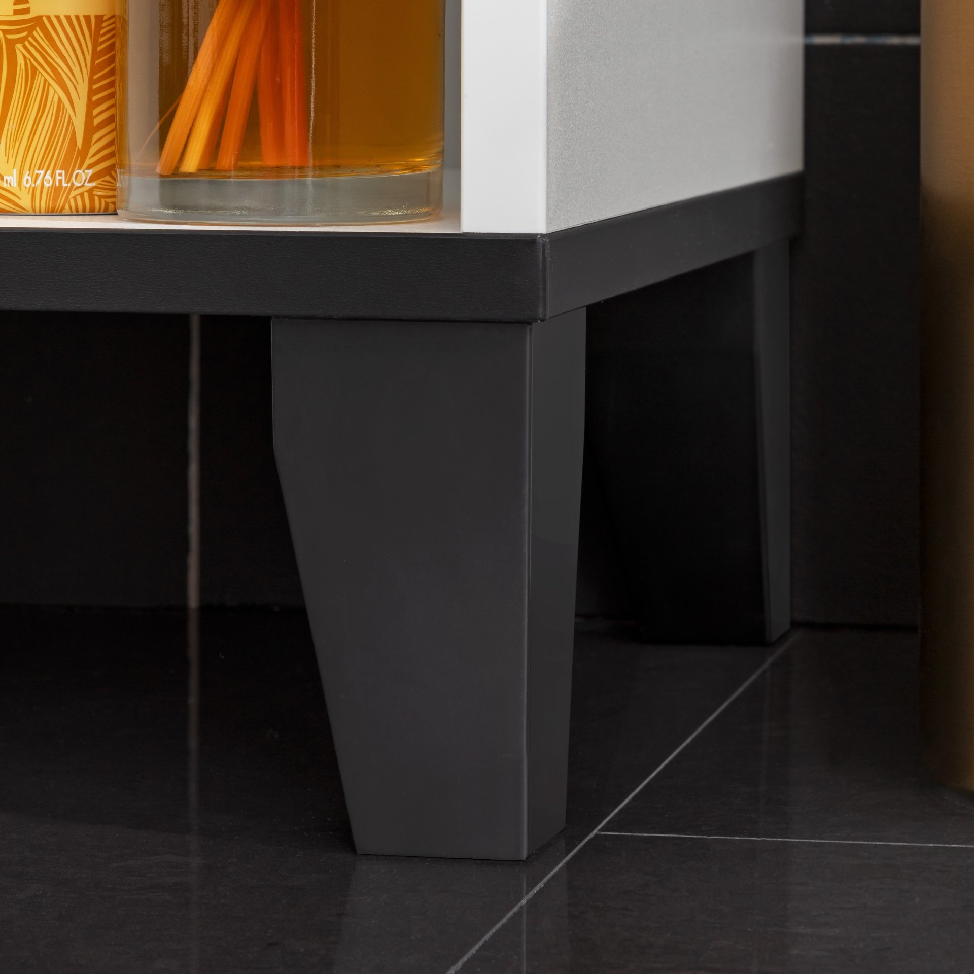 Fackelmann TE-A Hochschrank 30 cm mit Füßen, Weiß