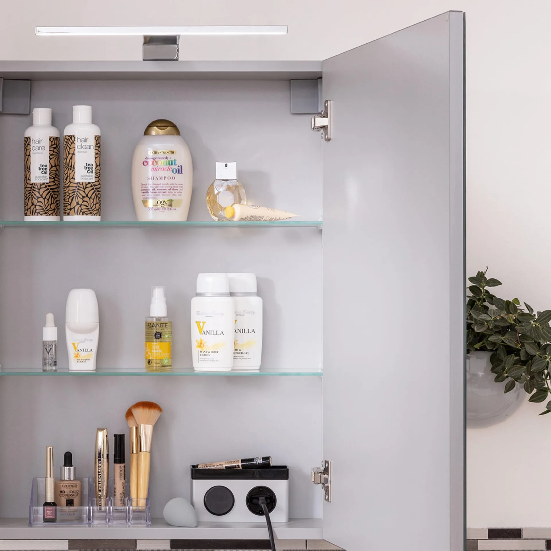 FACKELMANN SBC SCENO Gäste WC Spiegelschrank 50 cm breit, Weiß, Türanschlag rechts + Aufsatzleuchte