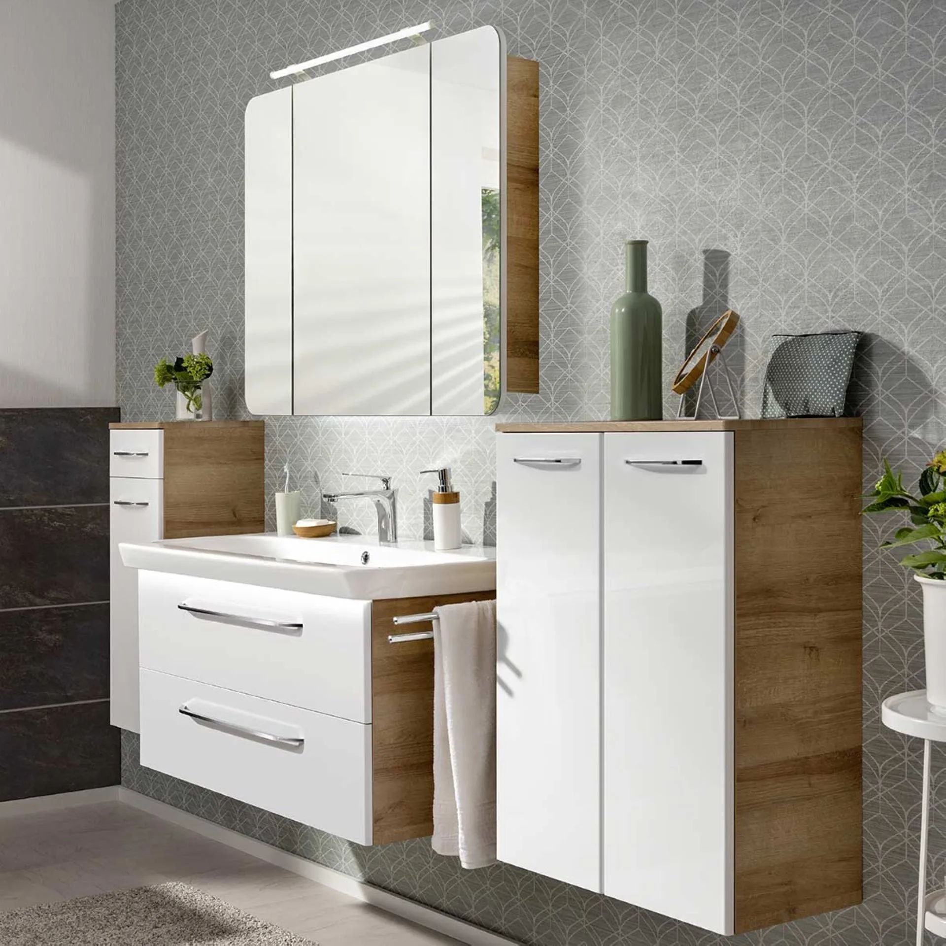 FACKELMANN MILANO Badmöbel Set 5-teilig 107 cm breit, Weiß/Braun hell, Waschbecken Keramik Weiß + LED Spiegelschrank + Doppel Midischrank + Midischrank