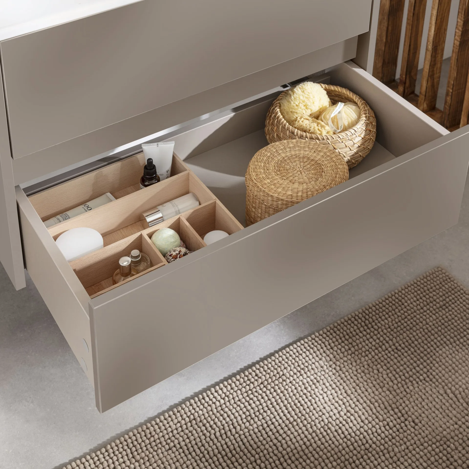 FACKELMANN COMPACT LINE Waschtisch Set mit Spiegelschrank 71 cm breit, Grau, Waschbecken Keramik Weiß, inklusive Aufsatzleuchte und Elektro-Box, 2 Schubladen