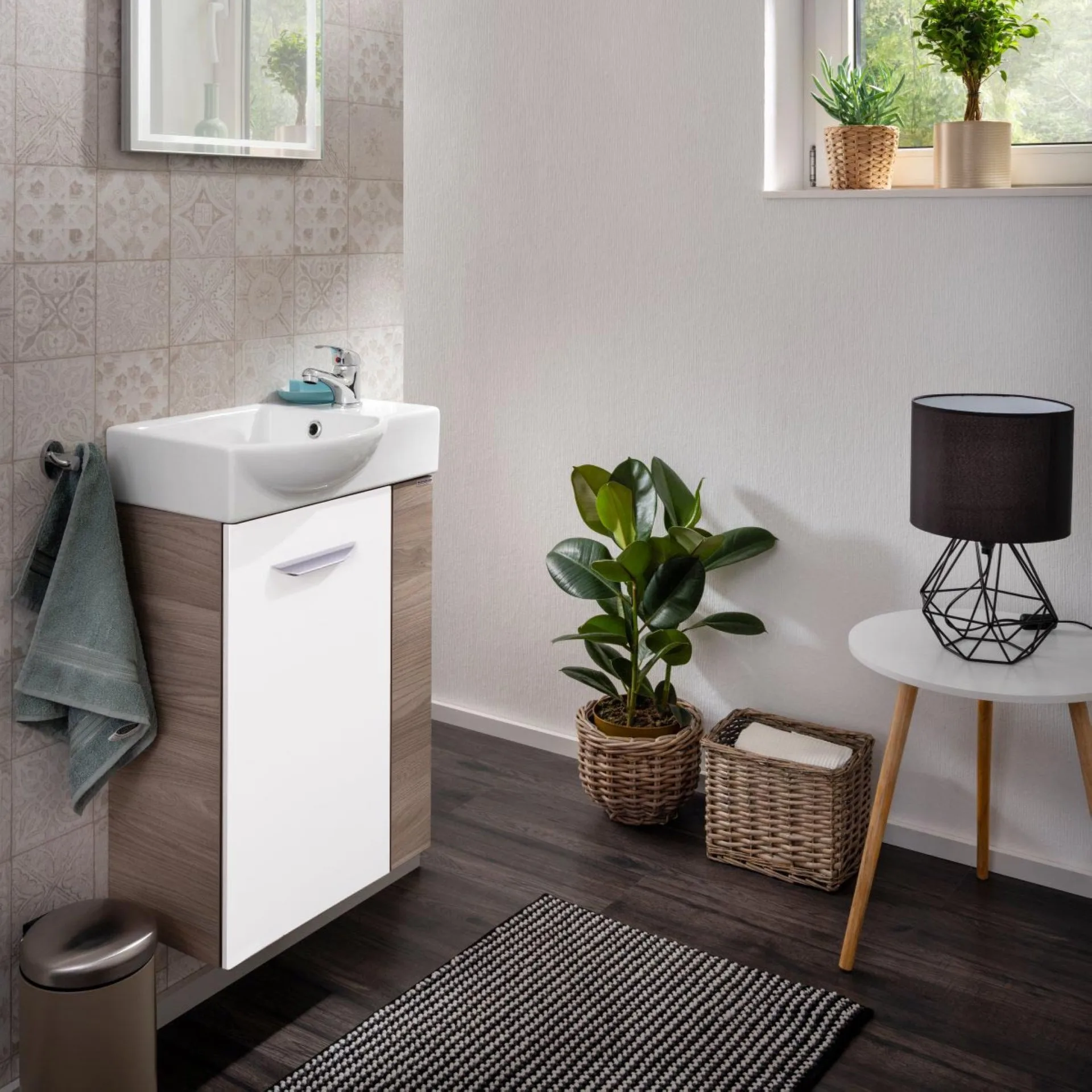 FACKELMANN SBC LUXOR Waschbeckenunterschrank Gäste WC 45 cm breit, Weiß/Braun hell, Türanschlag links
