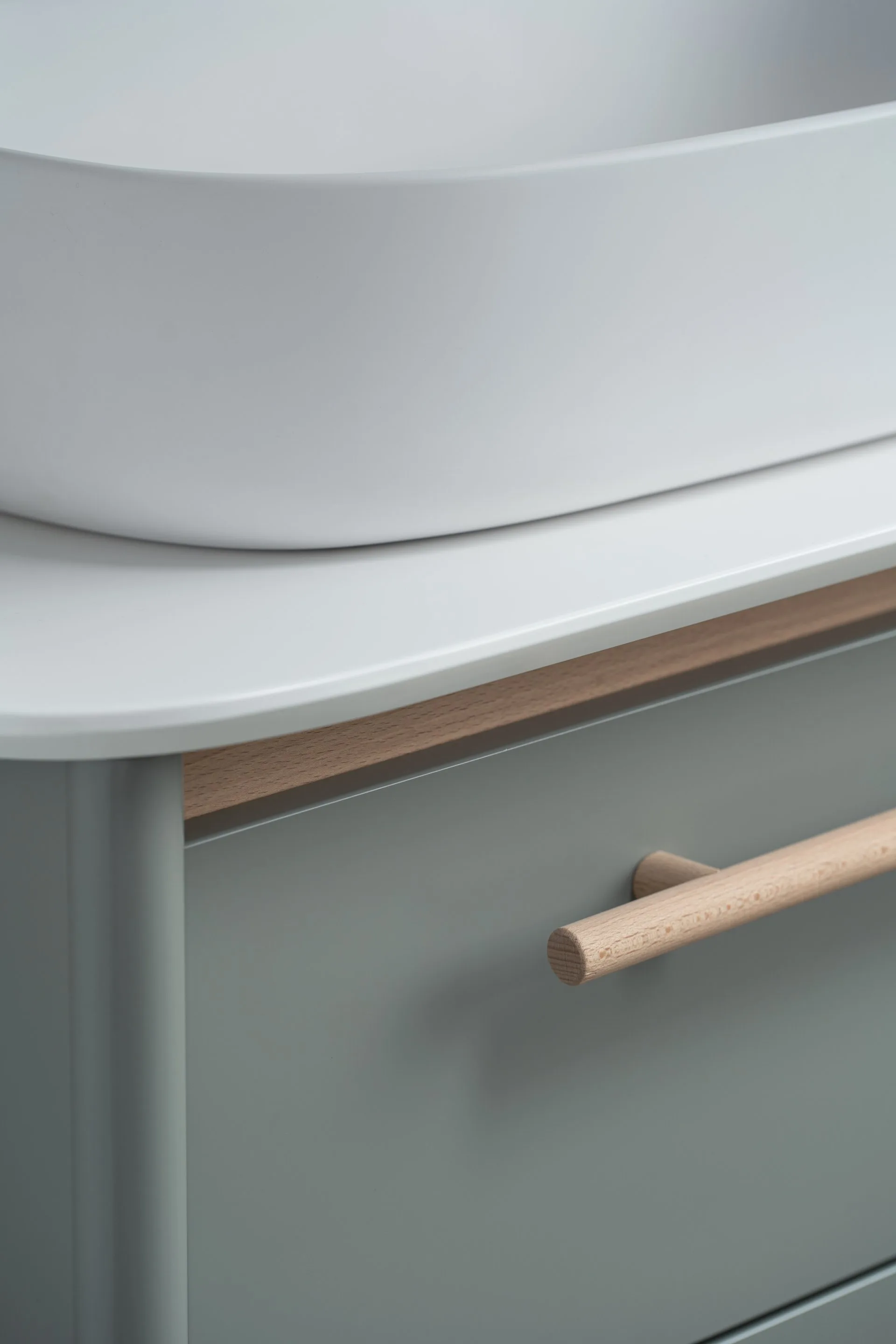 BADEDU TANA Waschbecken mit Unterschrank 80 cm breit, Grau matt, Waschbecken Gussmarmor Weiß, mit Füßen